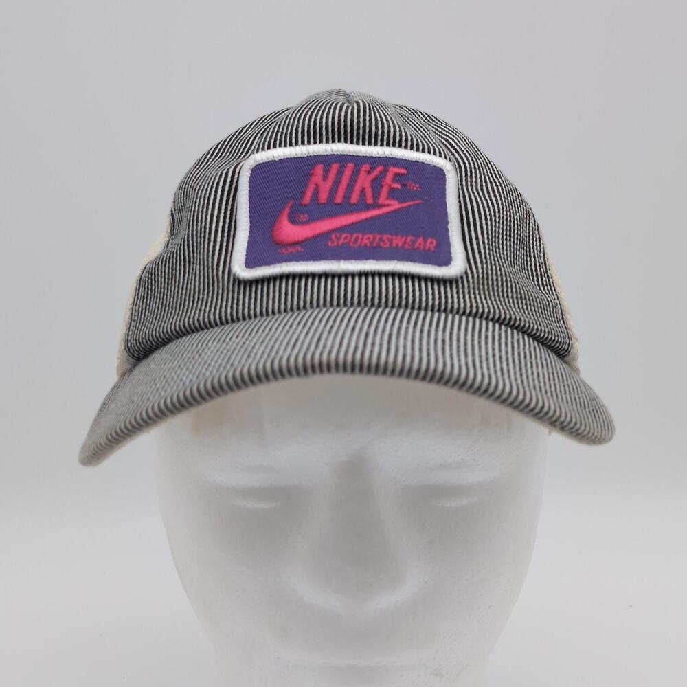Nike Hat Cap Snap Back Mens One Size Black White Striped Mesh VTG Style